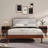 Ensemble de chambre à coucher Roundhill Furniture Wyller 3 pièces, lit plateforme avec deux tables de chevet, Noyer naturel, Grand lit