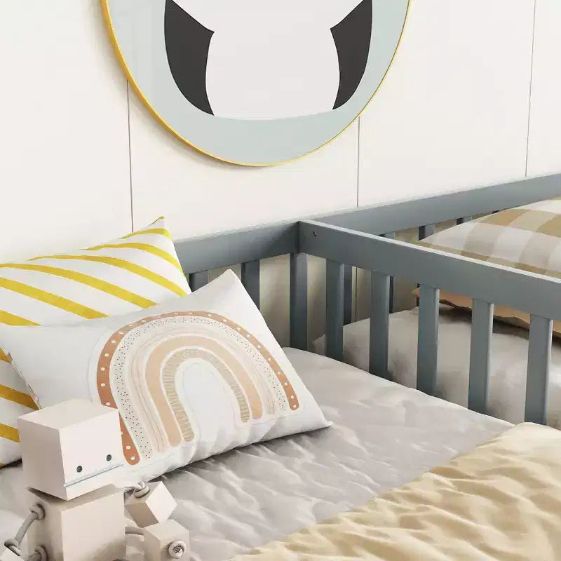 Lit au sol double avec barrière de sécurité, lit plateforme en bois pour 2 enfants
