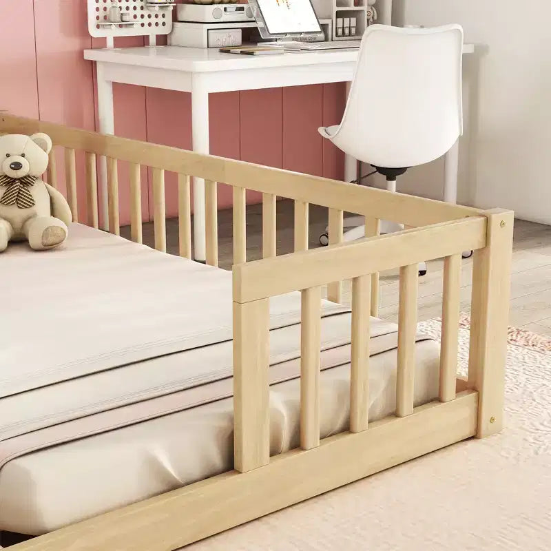 Lit au sol double avec barrière de sécurité, lit plateforme en bois pour 2 enfants