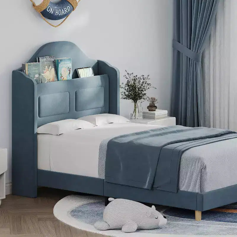 Cadre de lit enfant une place avec revêtement en velours, tête de lit à oreilles, éclairage LED et bibliothèque de rangement, lit une place style princesse, sans sommier