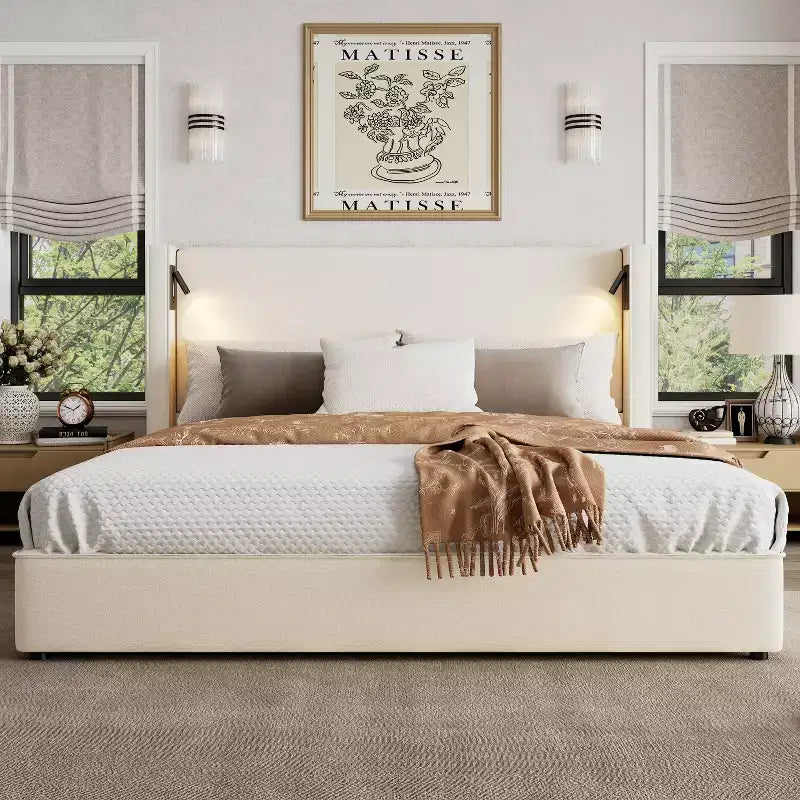 Cadre de lit moderne en bois et lin Christopher Knight Home Kanya avec tête de lit haute à oreilles, lampe et port USB