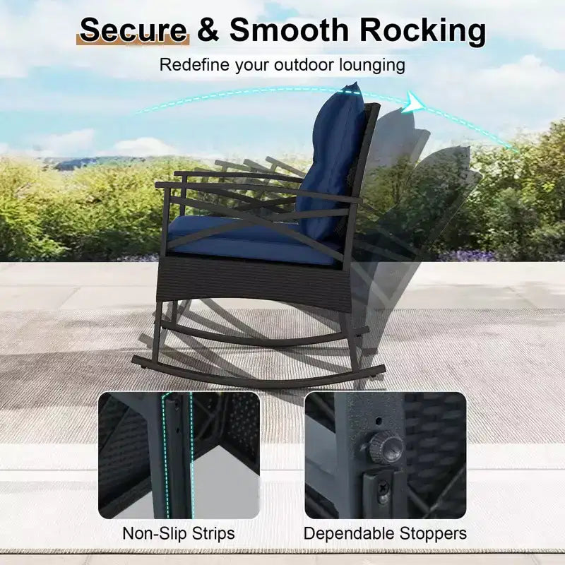 Ensemble de 3 chaises à bascule Costway en rotin avec accoudoirs et plateau de table en bois d'acacia pour véranda ou balcon, marron mélangé + beige/gris/bleu marine/noir