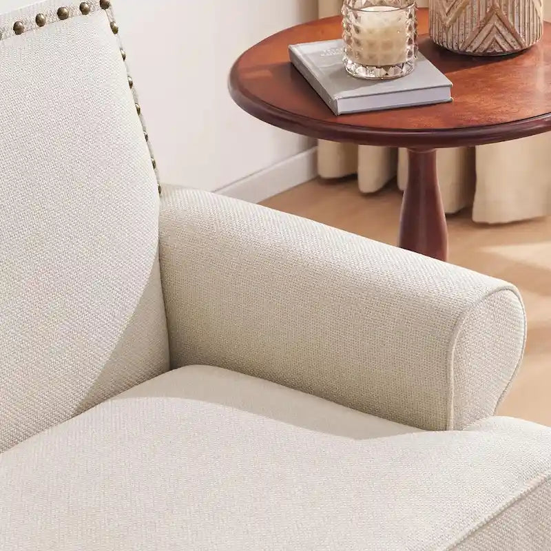Fauteuil moderne beige 31 avec clous de tapissier