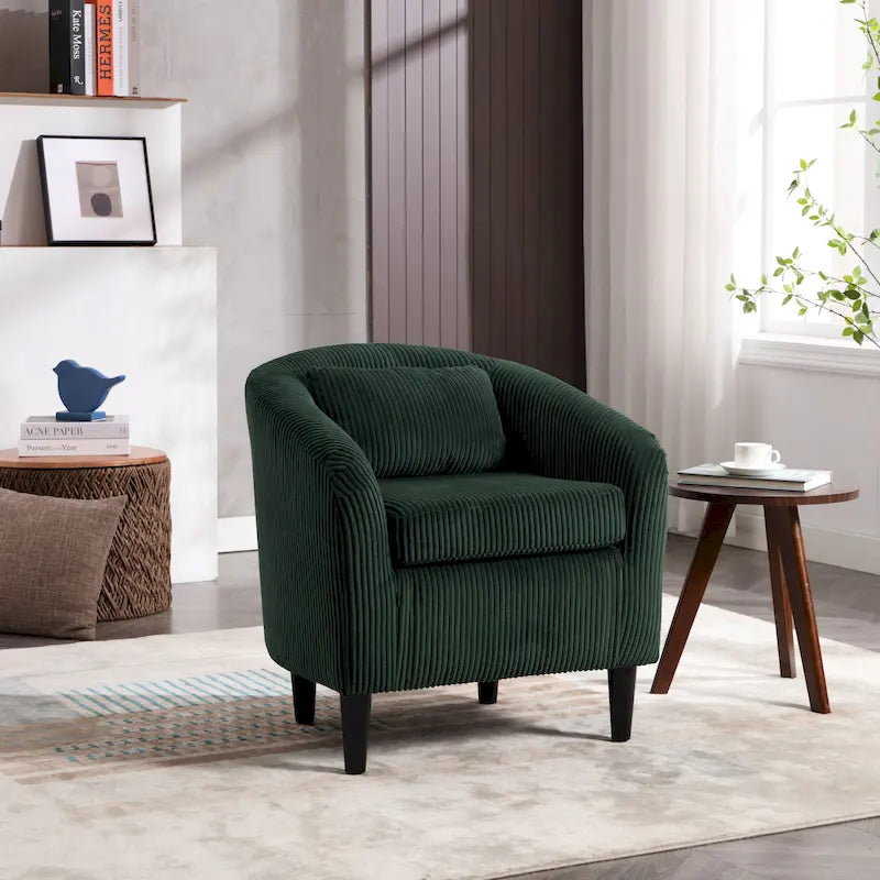 Fauteuil tonneau rembourré Emerald 24.8 avec pieds en bois et oreillers