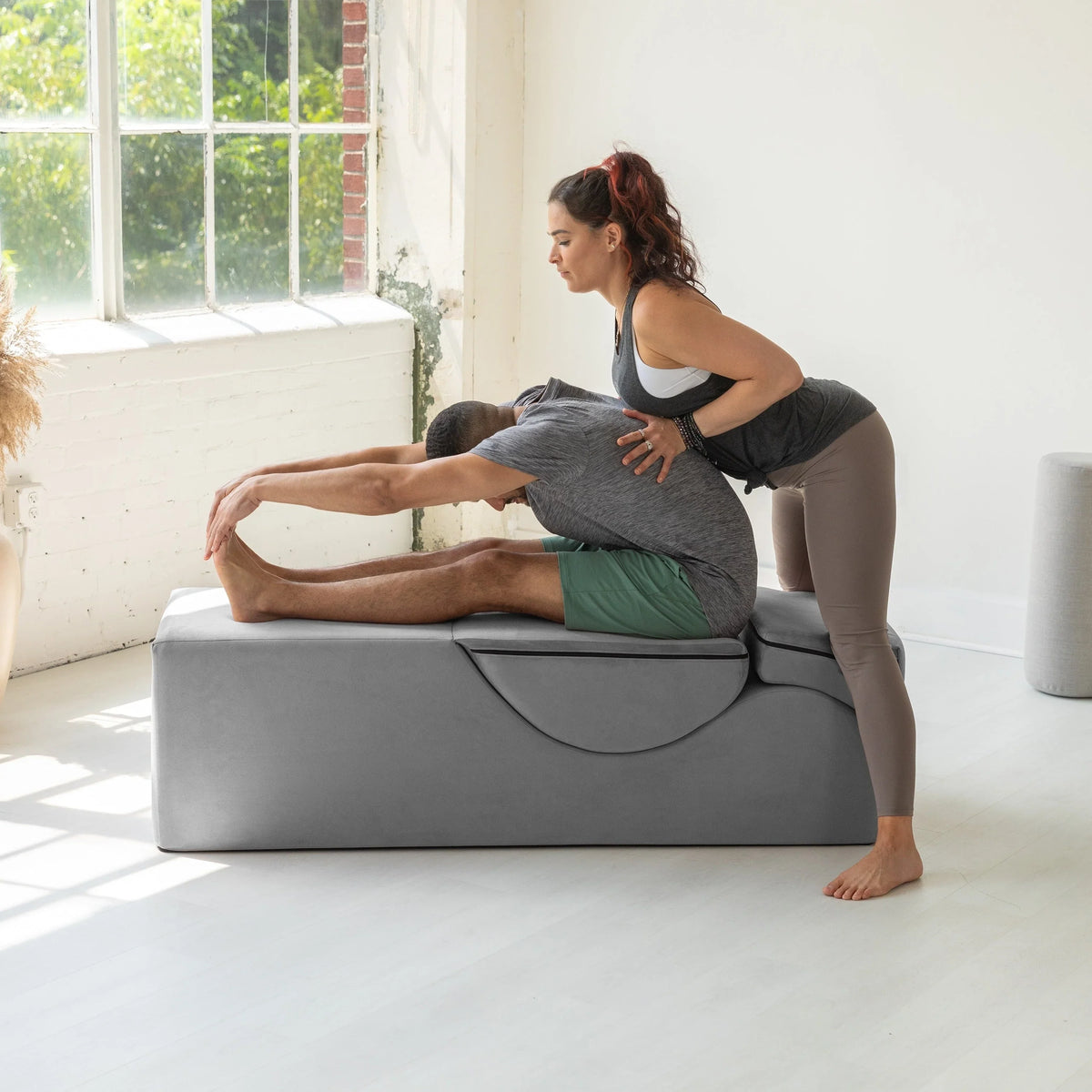 Avana Kami Méridienne convertible / yoga & massage - ottoman 2 en 1 avec fauteuil de yoga escamotable dissimulé, microvelours - N/A