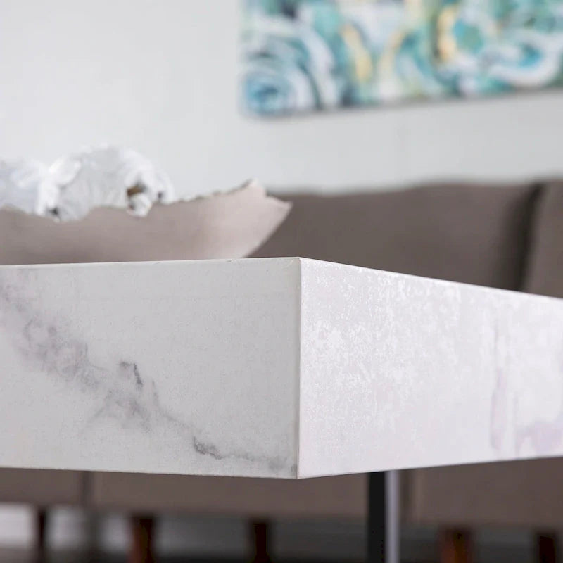Table basse moderne Kiernan en faux marbre par SEI Furniture