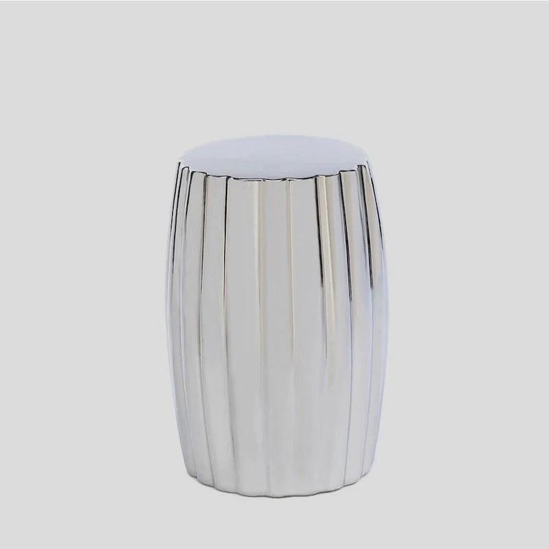 Tabouret en céramique Cinthia, au design moderne et percutant