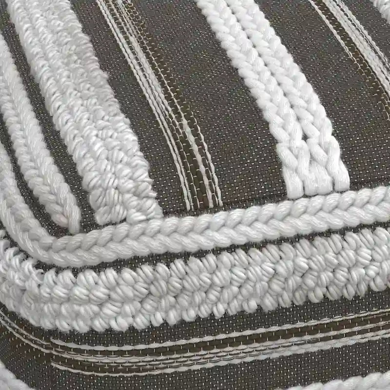 Poufs carrés WYNDENHALL Silva Boho en motif tissé à la main