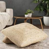 Le pouf/coussin de sol en jute texturé Faxon de Curated Nomad