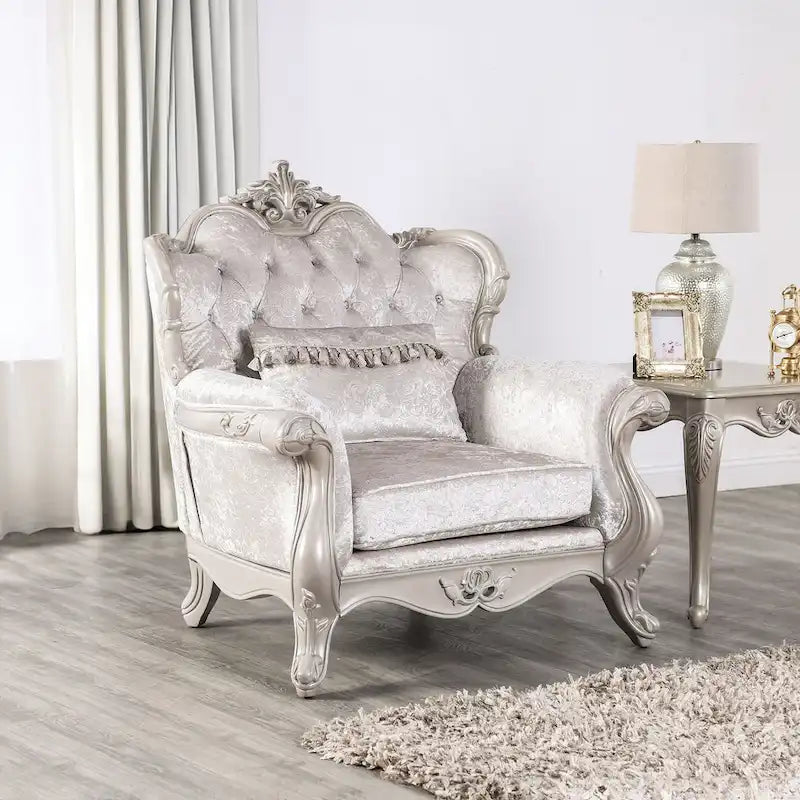 Fauteuil traditionnel Clarissa de Furniture of America avec dossier capitonné et coussin décoratif