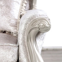 Fauteuil traditionnel Clarissa de Furniture of America avec dossier capitonné et coussin décoratif