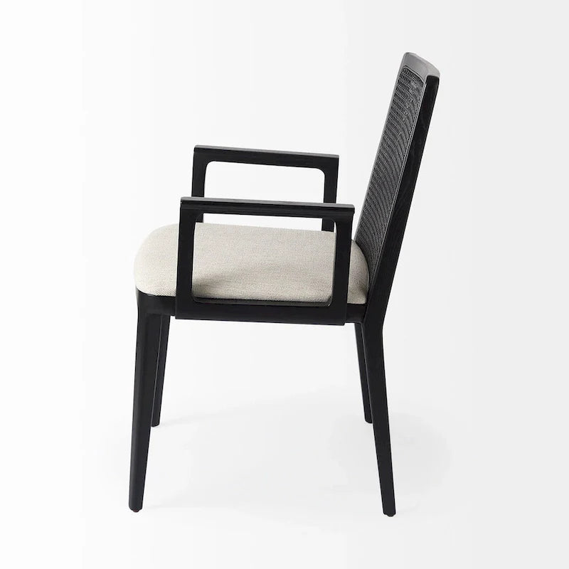 Chaise de salle à manger Clara à assise en tissu crème, dossier cannage et structure en bois massif brun clair