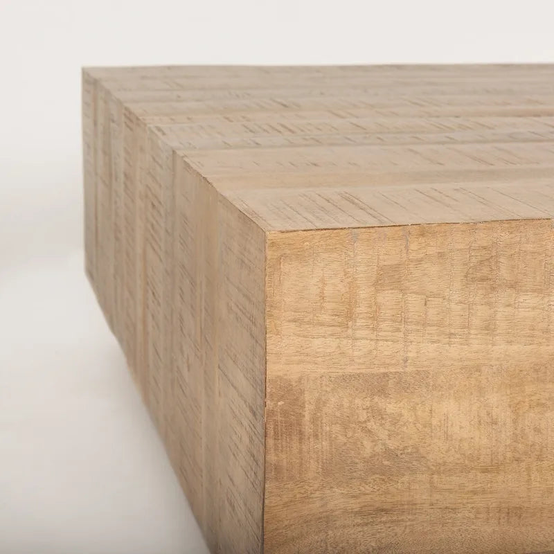 Table basse carrée flottante en bois massif Hayden