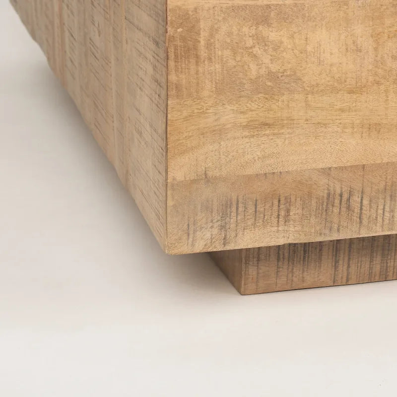 Table basse carrée flottante en bois massif Hayden
