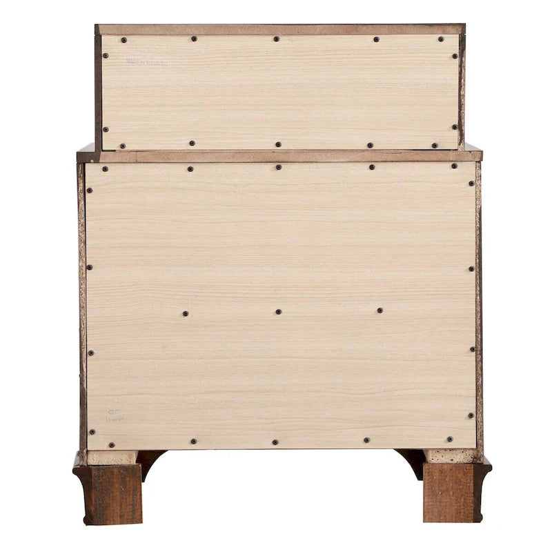 Table de chevet traditionnelle à trois tiroirs, deux niveaux et poignées métalliques
