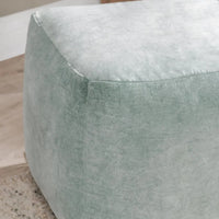 Villa by Classic Home Heirloom pouf en velours de 18 po