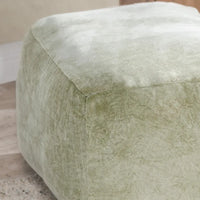 Villa by Classic Home Heirloom pouf en velours de 18 po