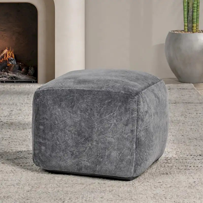 Villa by Classic Home Heirloom pouf en velours de 18 po
