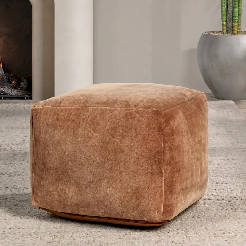 Villa by Classic Home Heirloom pouf en velours de 18 po