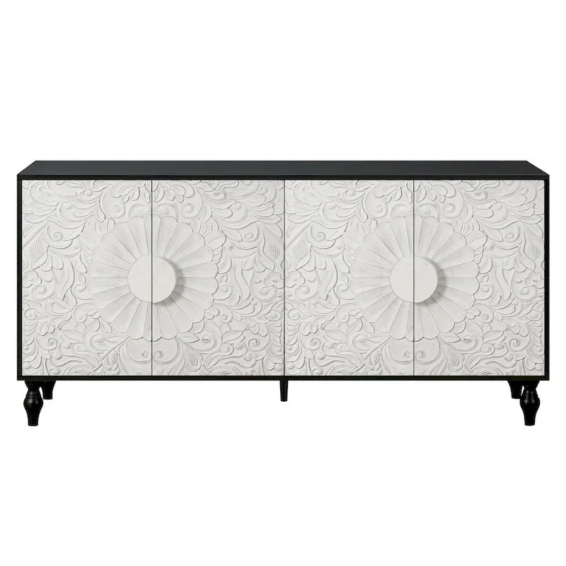 Enfilade avec portes à motif symétrique sculpté