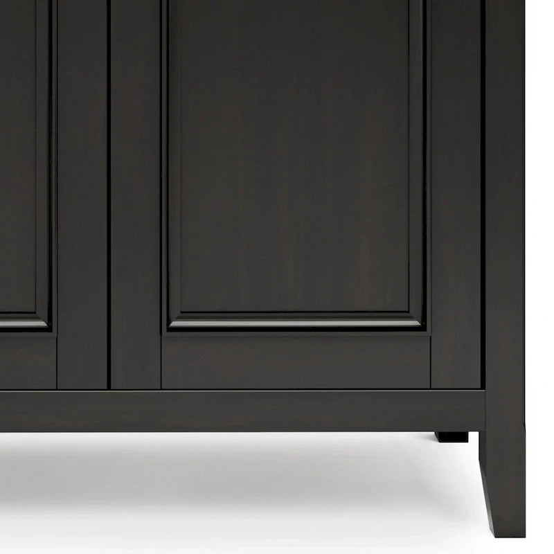 WYNDENHALL Halifax Armoire de rangement transitionnelle large en bois massif 66 po à 4 portes en brun hickory - 18p x 66l x 34h