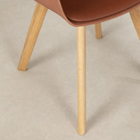 Lot de 2 chaises de salle à manger Flam avec pieds en bois de hêtre
