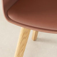 Lot de 2 chaises de salle à manger Flam avec pieds en bois de hêtre